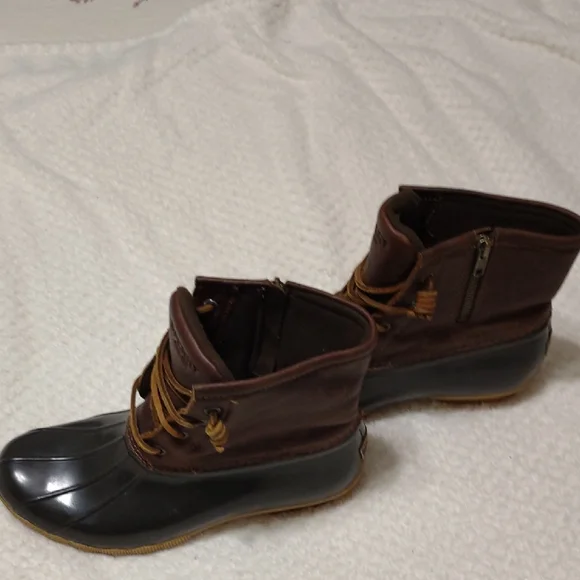 Sperry Dark Brown and Black Waterproof Boots. It's BOOT TIME. - Picture 3 of 10